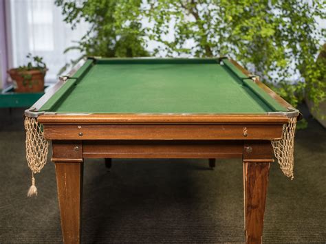 How to get rid of a pool table - Brown stains that are caused by organic debris are typically easy to remove and can often be resolved with scrubbing or vacuuming your pool. For stubborn spots, we recommend a steel bristled brush that can be attached to a telescopic pole. If you are unable to invest the manual labour in organic stain removal, you can also use a stain remover. 